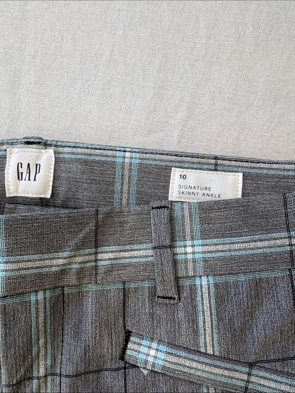 GAP Gray Plaid Men’s Pants with Light Blue Windowpane - Picture 2 of 3